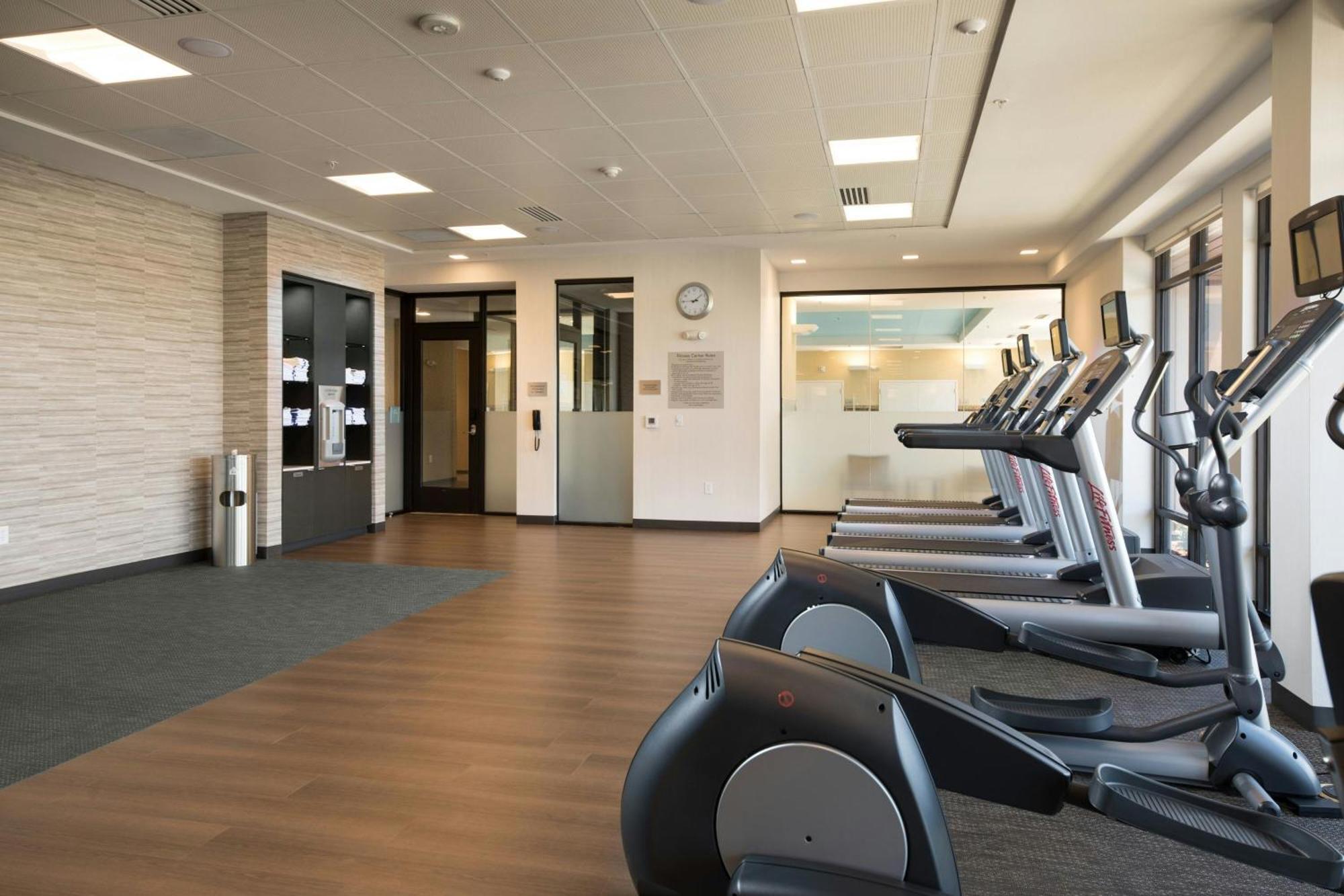 Courtyard By Marriott Russellville Esterno foto