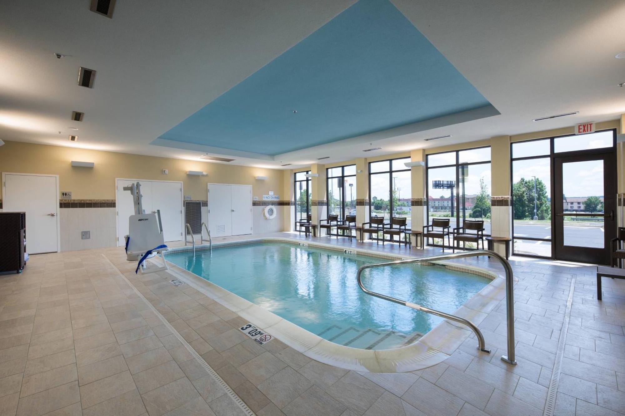 Courtyard By Marriott Russellville Esterno foto